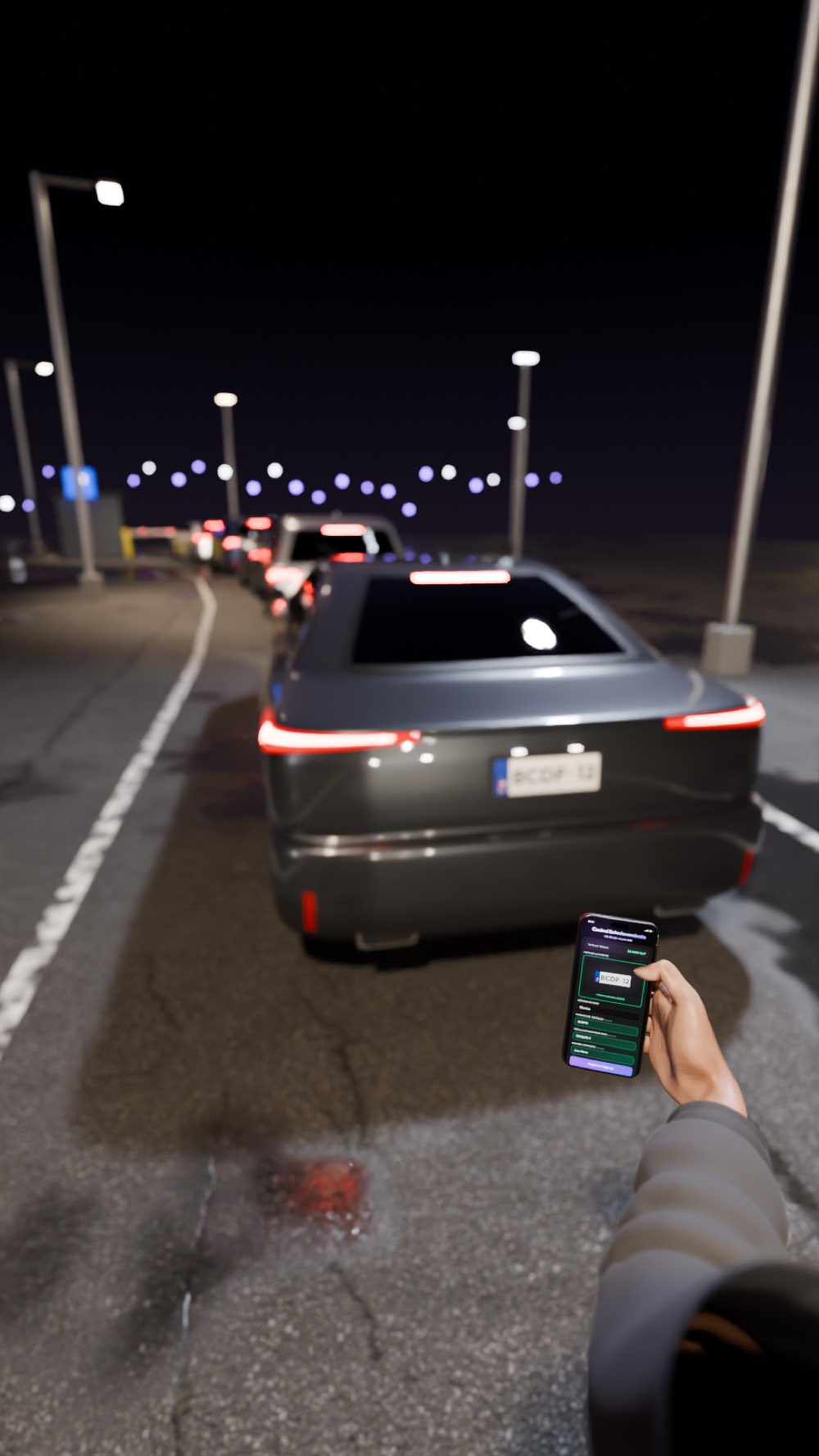 De noche, en la fila para entrar: el operador sostiene el celular con la patente del auto ya leída en pantalla.